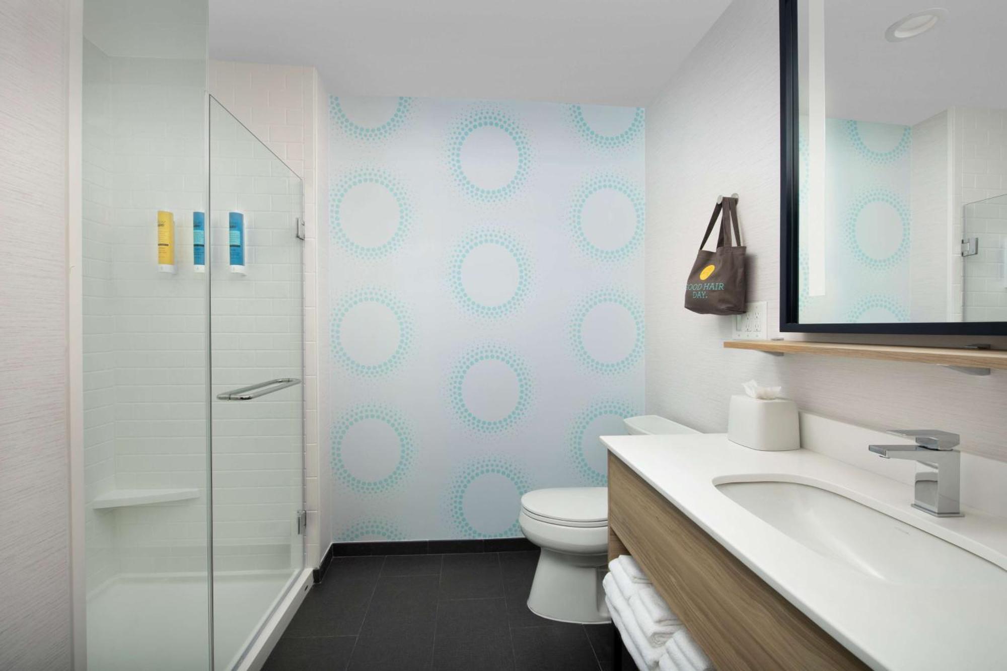 Tru By Hilton Charlotte Airport Lake Pointe מראה חיצוני תמונה