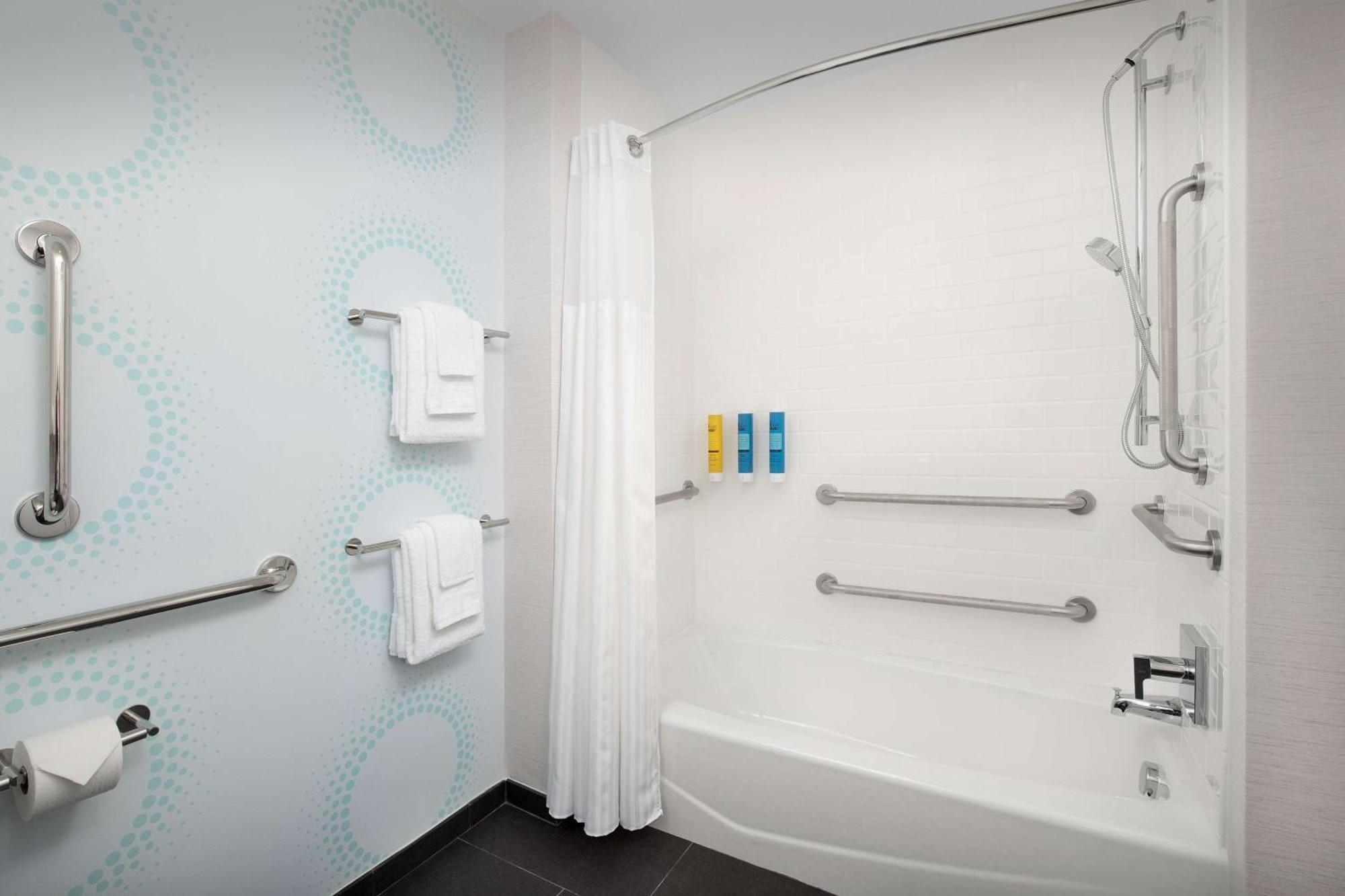 Tru By Hilton Charlotte Airport Lake Pointe מראה חיצוני תמונה