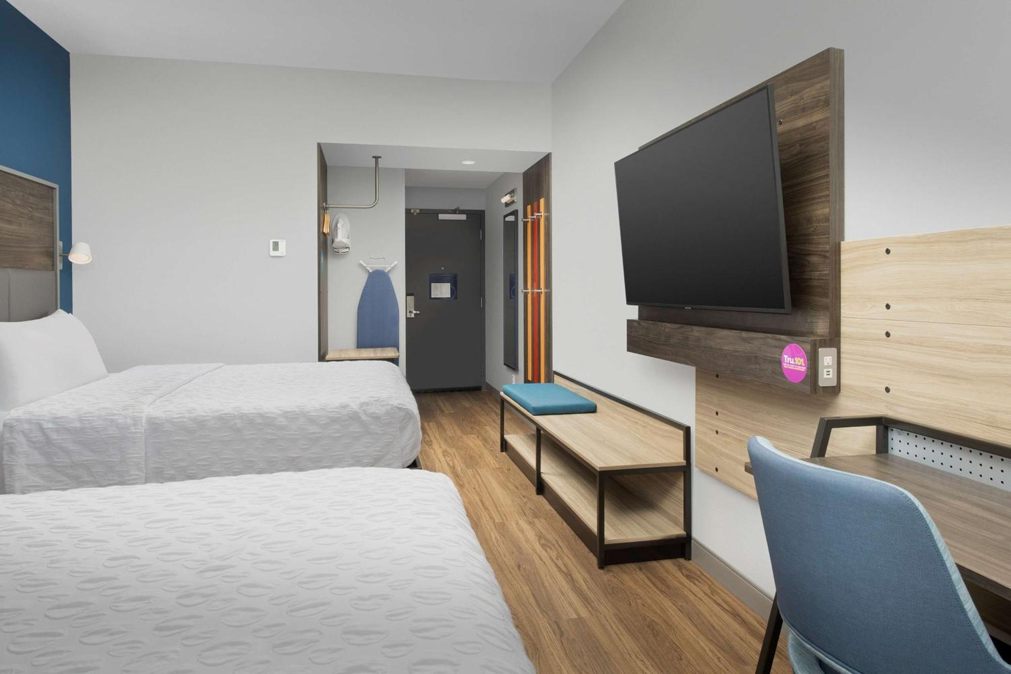 Tru By Hilton Charlotte Airport Lake Pointe מראה חיצוני תמונה