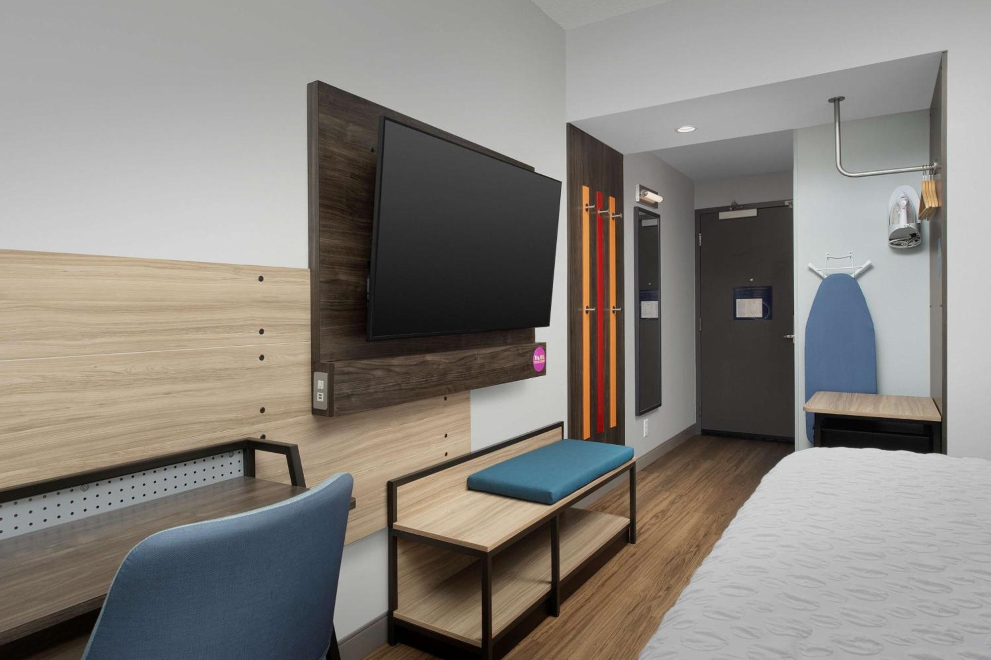 Tru By Hilton Charlotte Airport Lake Pointe מראה חיצוני תמונה