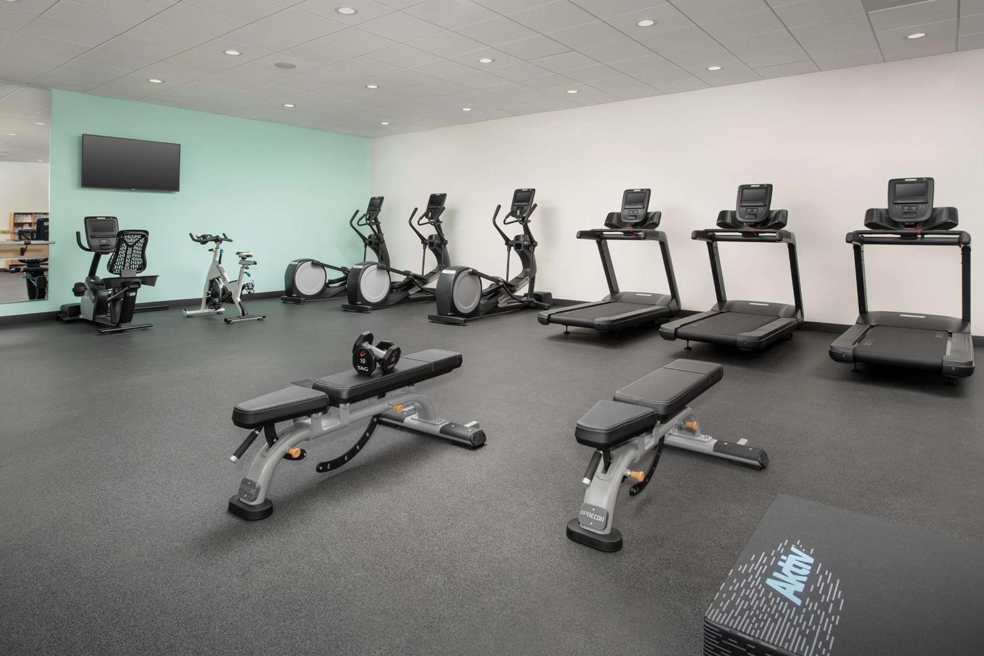 Tru By Hilton Charlotte Airport Lake Pointe מראה חיצוני תמונה